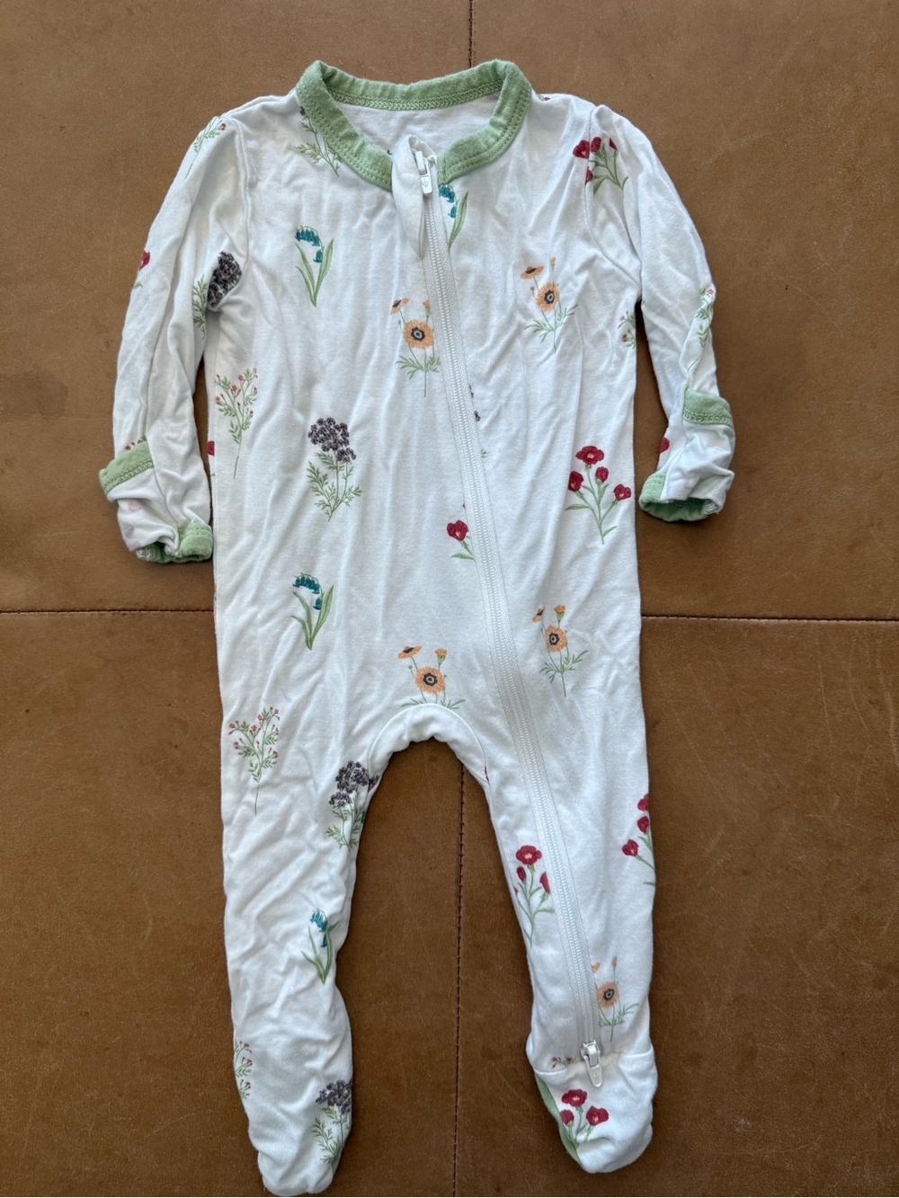 💚$25 FLASH SALE💚Kyte Baby Viscose Bamboo Wildflower Newborn Footie